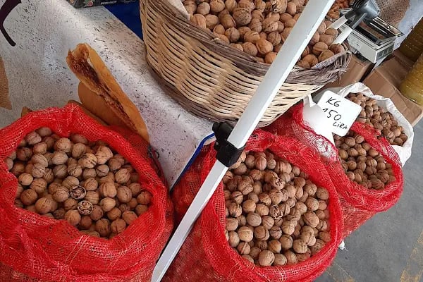 Binkonut Kapalı Semt Pazarı - Resim 16