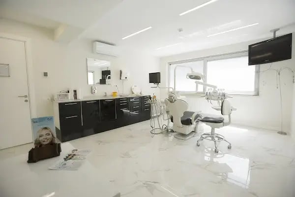 Denizli Dental Rezidans Bayramyeri Şubesi Ağız ve Diş Sağlığı Merkezi - Resim 3
