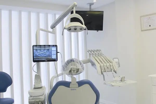 Denizli Dental Rezidans Bayramyeri Şubesi Ağız ve Diş Sağlığı Merkezi - Resim 18