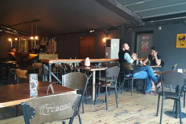 Radio Pub Performance Hall - Resim 4