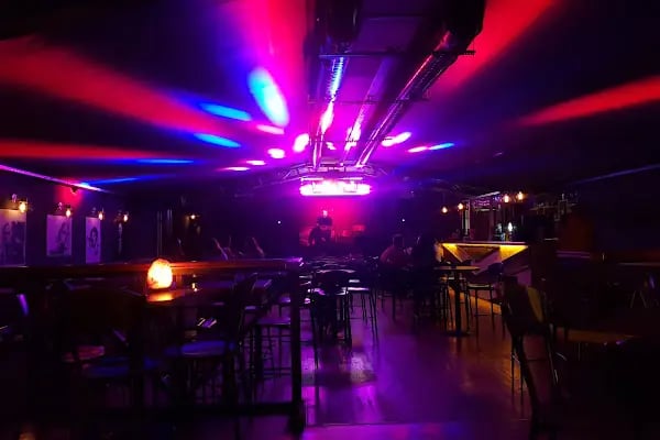 Radio Pub Performance Hall - Resim 9