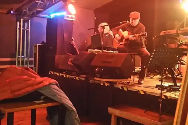 Radio Pub Performance Hall - Resim 18