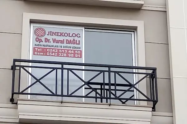 Op. Dr. Vural DAĞLI, Jinekolog, Kadın Hastalıkları ve Doğum Uzmanı - Resim 2