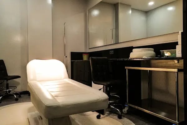 Data Hair Clinic &amp; Eyyüp Tütüncü Saç Ekim Merkezi - Resim 4