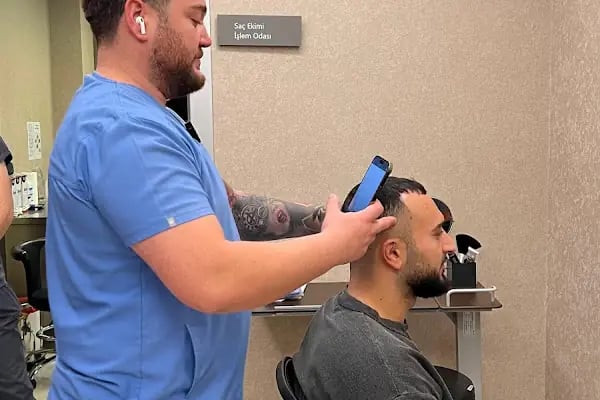 Data Hair Clinic &amp; Eyyüp Tütüncü Saç Ekim Merkezi - Resim 19