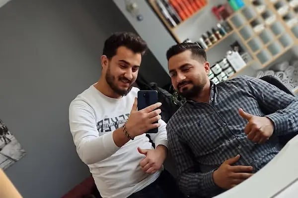 Yasin Özer Barber Clup - Resim 17
