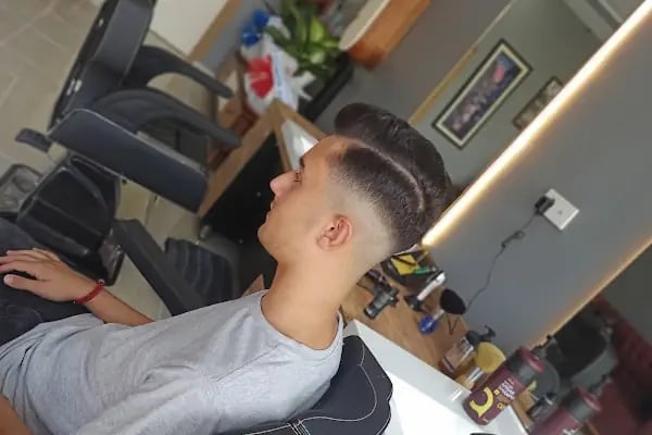 Yasin Özer Barber Clup - Resim 2