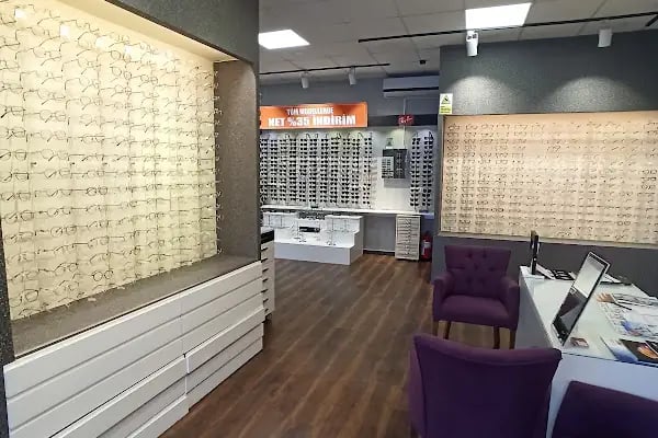ege akademi optik - Resim 13