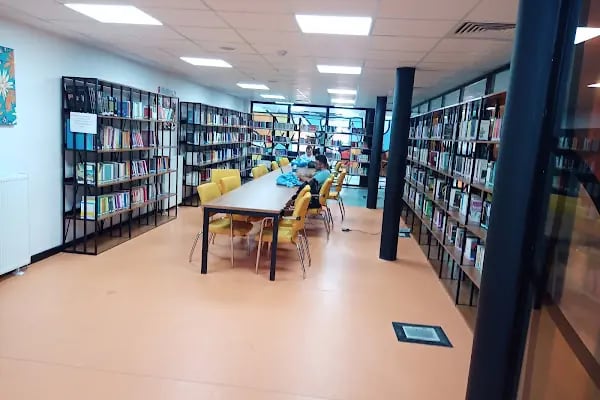 Aydınlıkevler Kütüphanesi - Resim 15