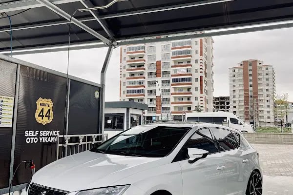 Route 44 Self Servis Araç Yıkama İstasyonu - Resim 3