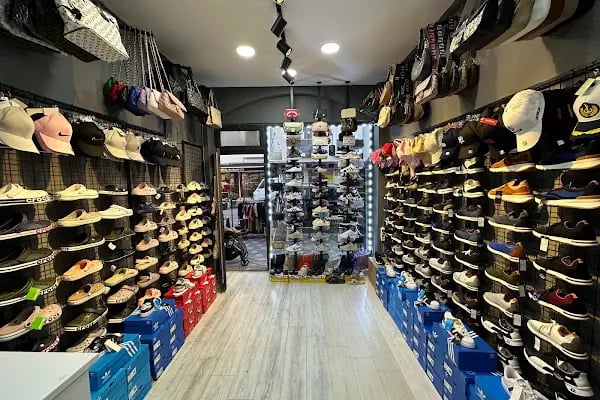 Aristocrat Shoes and Bag Store Ayakkabı ve Çanta Mağazası - Resim 14