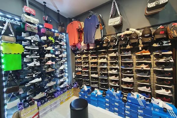 Aristocrat Shoes and Bag Store Ayakkabı ve Çanta Mağazası - Resim 2