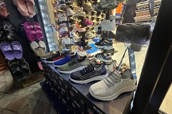 Aristocrat Shoes and Bag Store Ayakkabı ve Çanta Mağazası - Resim 4