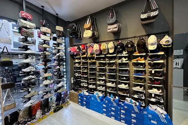 Aristocrat Shoes and Bag Store Ayakkabı ve Çanta Mağazası - Resim 17