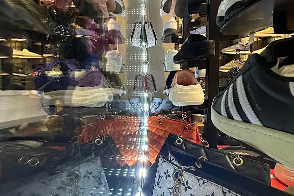 Aristocrat Shoes and Bag Store Ayakkabı ve Çanta Mağazası - Resim 8