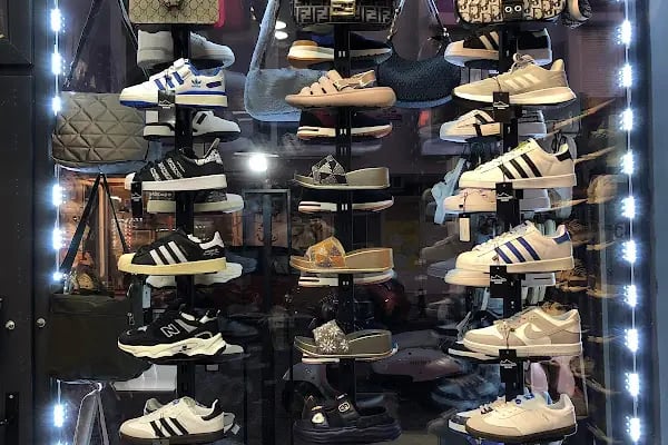 Aristocrat Shoes and Bag Store Ayakkabı ve Çanta Mağazası - Resim 16
