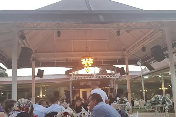Şen Kristal Düğün Salonu &amp; Şen Bahçe Kahvaltı ve Cafe - Resim 3
