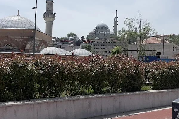 Eminönü T5 Tramvay Durağı - Resim 16