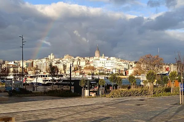 Eminönü T5 Tramvay Durağı - Resim 13