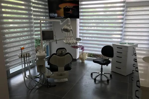 Diş Hekimi Soner Üçeş - Resim 2