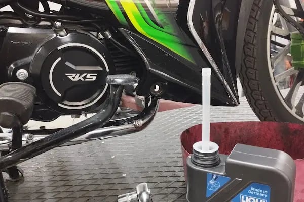 İki sekiz motosiklet servisi - Resim 2