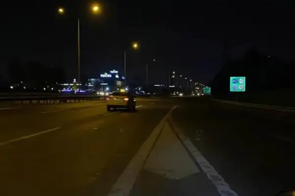 İki sekiz motosiklet servisi - Resim 3
