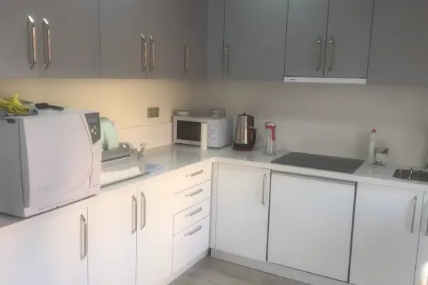Dentplant Ağız Ve Diş Sağlığı Polikliniği - Emre YANARAL - Resim 20