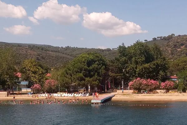 Nefes Dağyenice Doğada | Kamping Bungalov & Macera Parkı - Resim 9