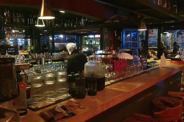 Sakal Kafe Pub - Resim 12