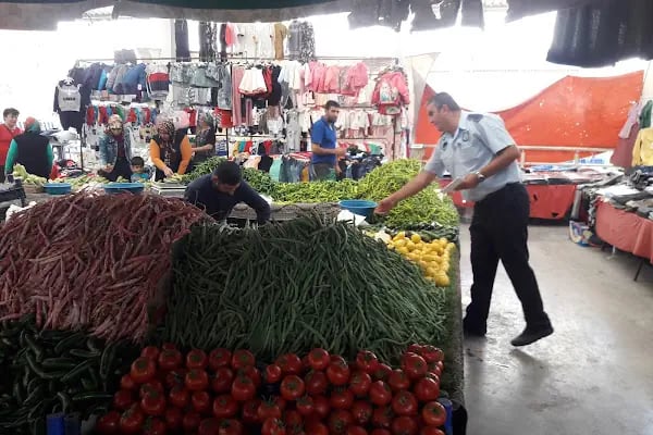Işıkkent Kapalı Pazar Yeri - Resim 4