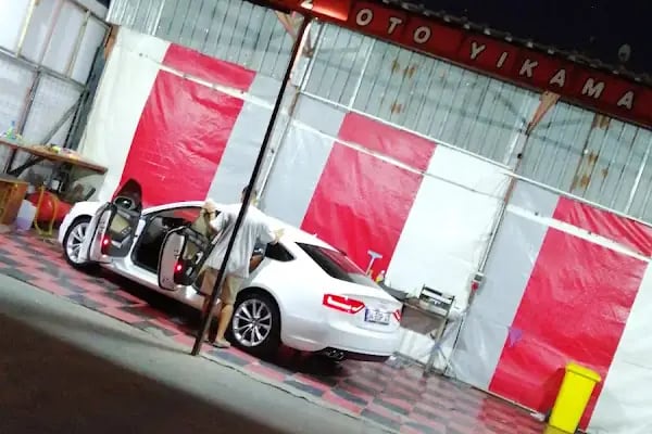 GÜLERYÜZ OTO YIKAMA - Resim 3