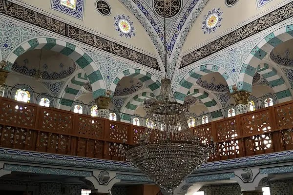T.C. ATAŞEHİR MÜFTÜLÜĞÜ ŞEHİTLER CAMİİ - Resim 14