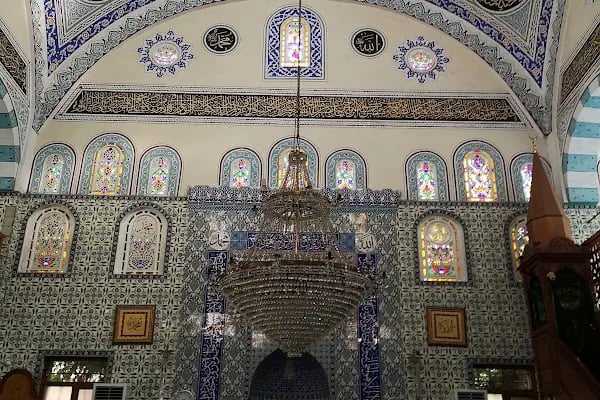 T.C. ATAŞEHİR MÜFTÜLÜĞÜ ŞEHİTLER CAMİİ - Resim 16
