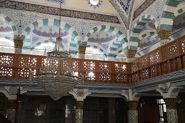 T.C. ATAŞEHİR MÜFTÜLÜĞÜ ŞEHİTLER CAMİİ - Resim 17