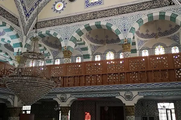 T.C. ATAŞEHİR MÜFTÜLÜĞÜ ŞEHİTLER CAMİİ - Resim 13