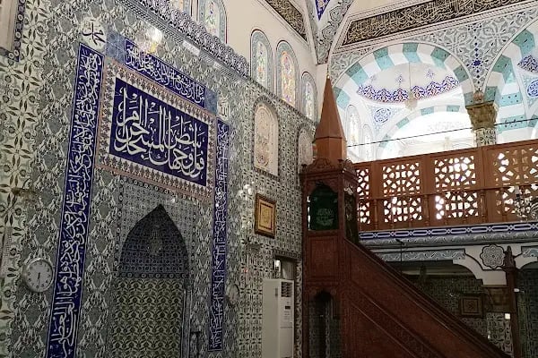 T.C. ATAŞEHİR MÜFTÜLÜĞÜ ŞEHİTLER CAMİİ - Resim 15