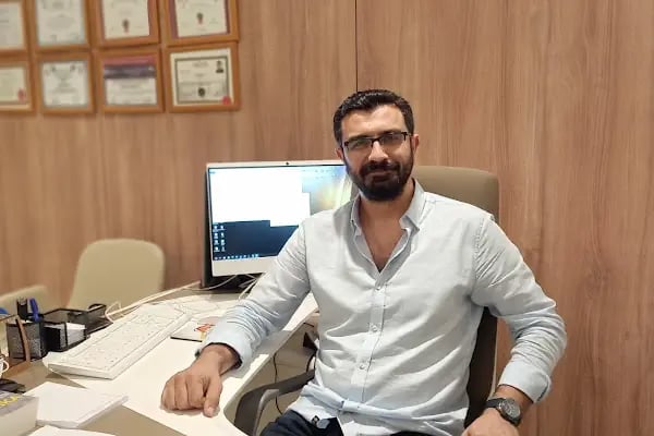 Prof. Dr. Ahmet Öğrenci - Resim 1