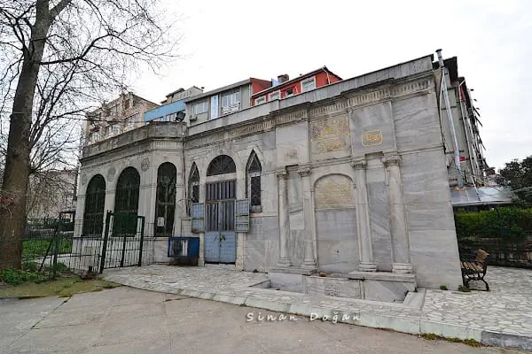 Oğlanlar Türbesi - Resim 18