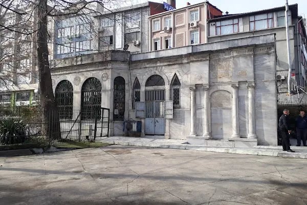 Oğlanlar Türbesi - Resim 19