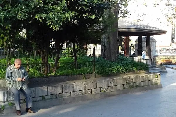 Oğlanlar Türbesi - Resim 9
