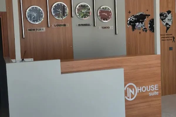 In House Hotel - Resim 3