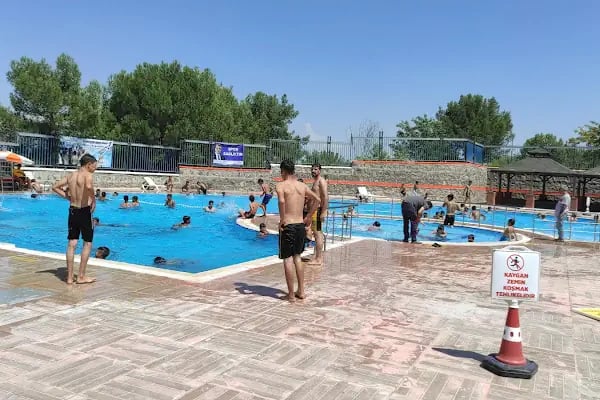 Halil Doğan (İsotçu) Yüzme Havuzu - Resim 13