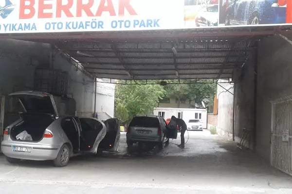 Berrak Oto Yıkama Oto Park Oto Kuaför - Resim 3