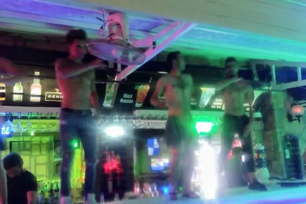 ATLANTİS BAR - Resim 12