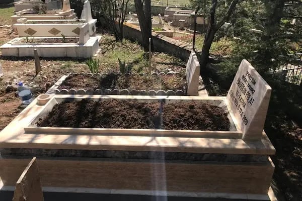 GÜMÜŞHANE YENİCE KÖY MEZARLIĞI - Resim 1