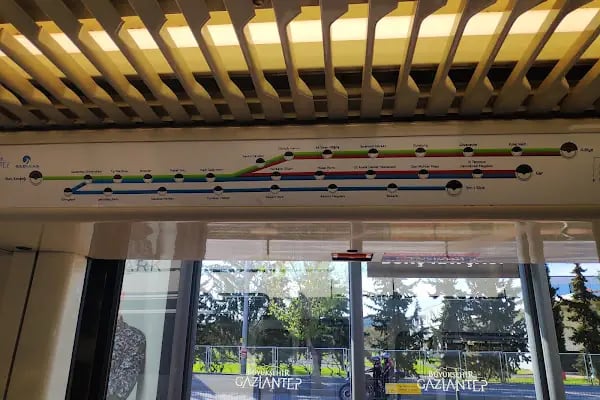Burç kavşağı tramvay durağı - Resim 3