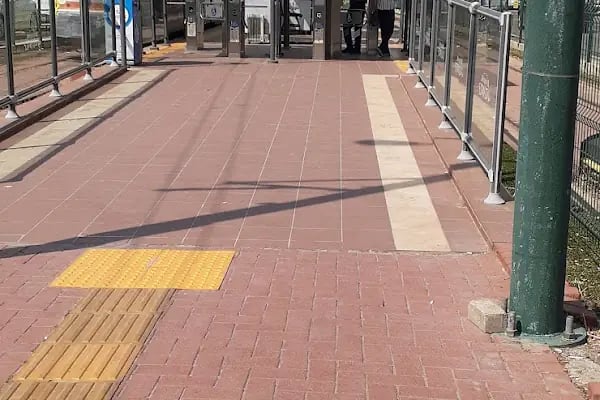 Burç kavşağı tramvay durağı - Resim 4