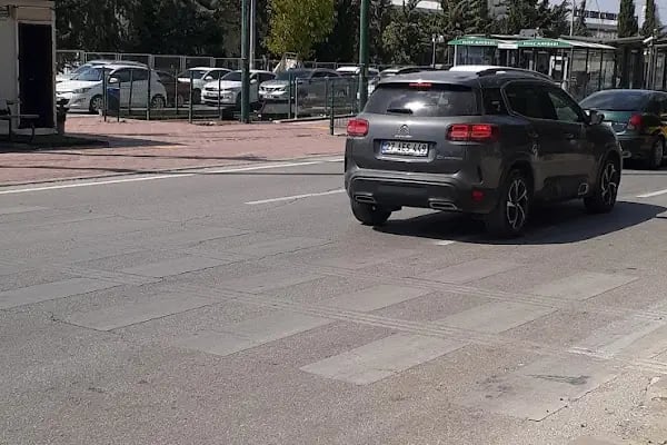 Burç kavşağı tramvay durağı - Resim 1