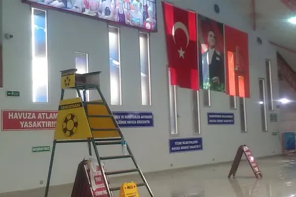 Karşıyaka Belediyesi Yüzme Havuzu - Resim 11