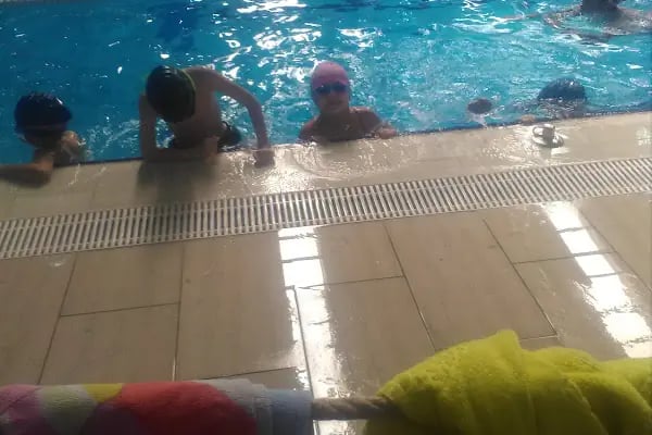Karşıyaka Belediyesi Yüzme Havuzu - Resim 12